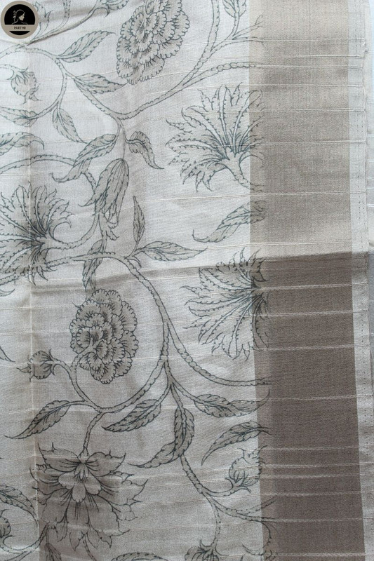 Green Bapta Silk Saree with Beautiful Sculpture Design in Pallu, Beautiful Printed Body with Unstitched Blouse Piece-3