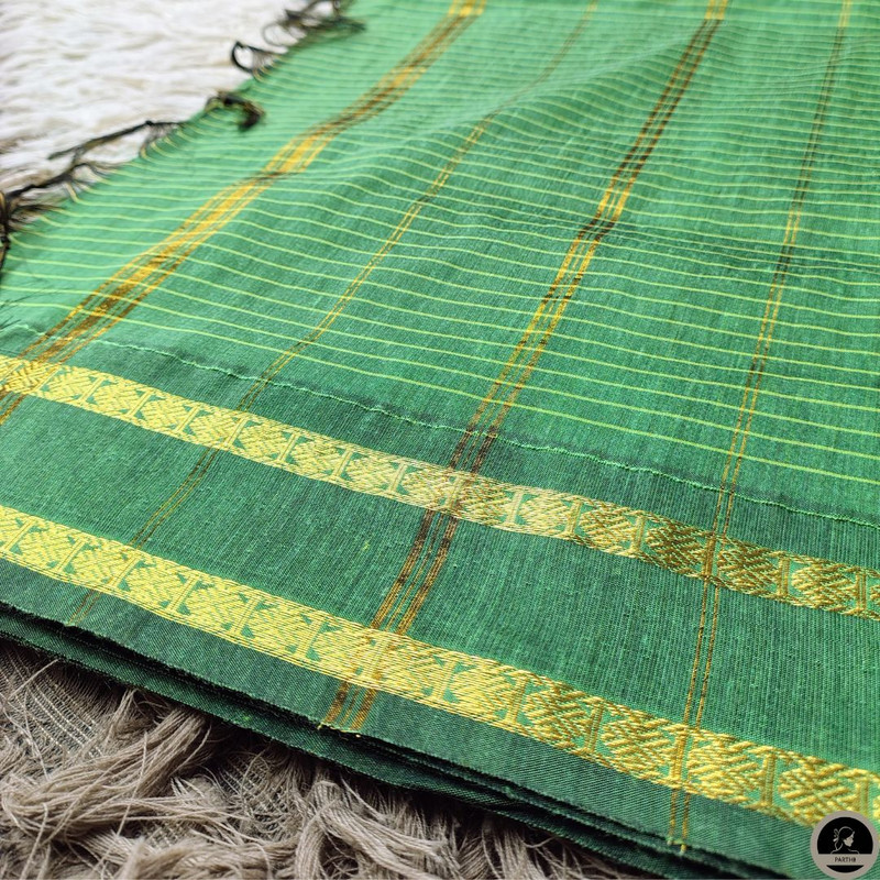 Cotton Blend Green Gadwal Saree with All-Over Checked Design - Perfect for All Seasons-3